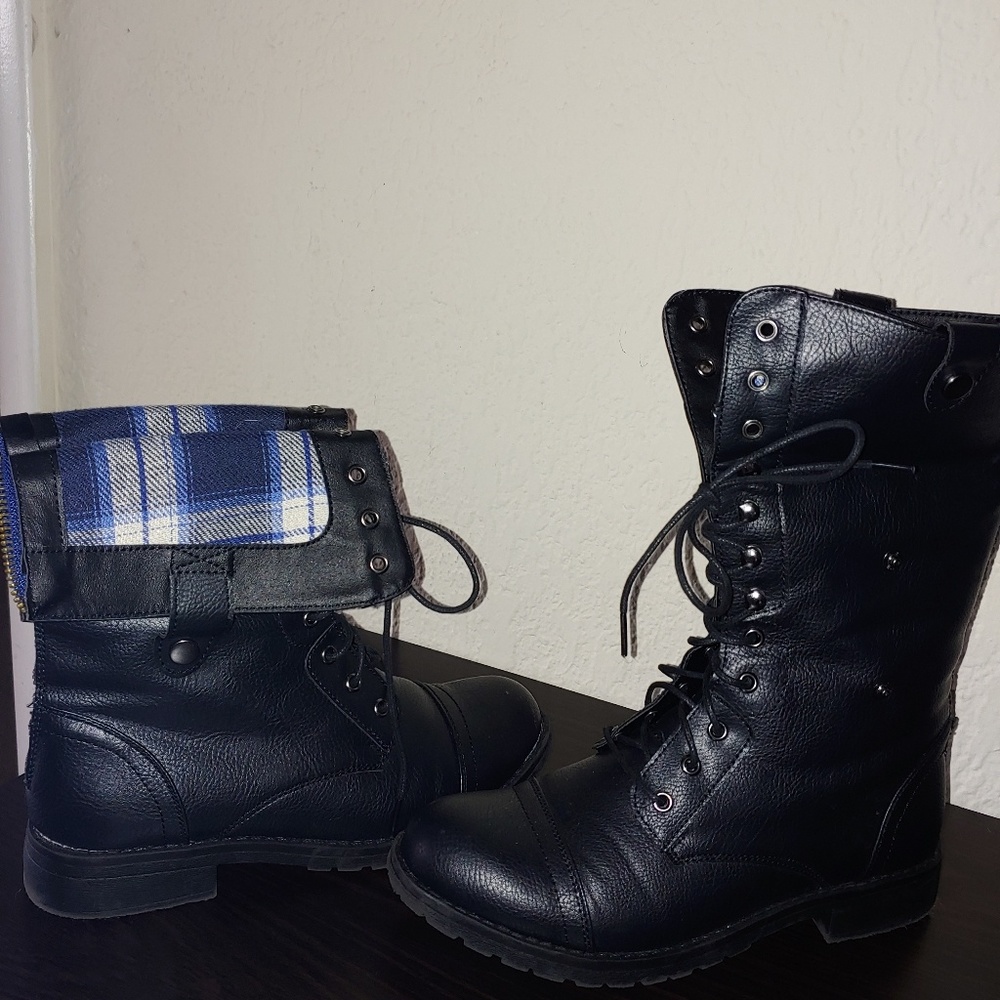 Combat boot